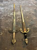 Zwaarden, Hobby en Vrije tijd, Ophalen, Zo goed als nieuw, Toneelattributen of Onderdelen