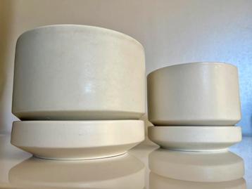 Vintage 2 Arabia Bloempot Schotel Wit  R. Lindh  Ø16,5/13,5 beschikbaar voor biedingen