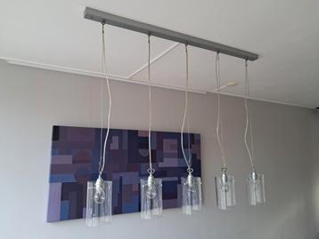 Hangende lampen beschikbaar voor biedingen