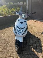 Piaggio zip 50 4t iget, Fietsen en Brommers, Scooters | Piaggio, Ophalen, Maximaal 45 km/u, Zip, Zo goed als nieuw