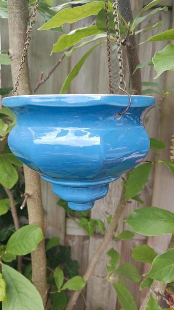 Vintage planten blauwe hanger beschikbaar voor biedingen