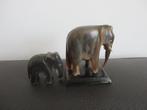 Beeldjes van grote en kleine olifant, gemaakt van hoorn, Verzamelen, Beelden en Beeldjes, Verzenden, Gebruikt, Dier