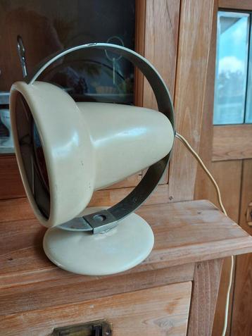 charlotte perriand ontwierp deze warmtelamp voor philips beschikbaar voor biedingen