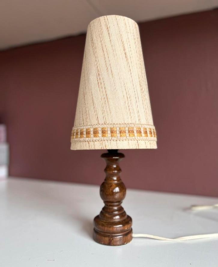 Vintage tafellampje, Huis en Inrichting, Lampen | Tafellampen, Zo goed als nieuw, Minder dan 50 cm, Stof, Ophalen of Verzenden