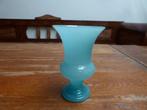 Vintage blauw opaline vaasje, 14 cm., Ophalen of Verzenden