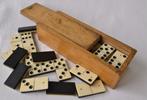 Antiek benen Domino spel + houten kistje, 28 stenen compleet, Ophalen of Verzenden, Gebruikt, Overige typen