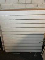 Slatwall Lamellenwand +/- 300 haken, Doe-het-zelf en Verbouw, Platen en Panelen, Ophalen, Gebruikt, Overige materialen, 20 tot 50 mm