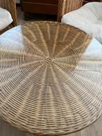 Rotan set: 2 stoelen & tafeltje met glasplaat, Huis en Inrichting, Tafels | Bijzettafels, Ophalen, Minder dan 45 cm, Minder dan 55 cm