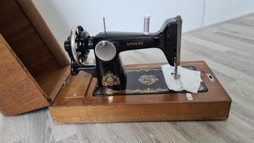 Antieke koffernaaimachine merk Simplex type CB beschikbaar voor biedingen
