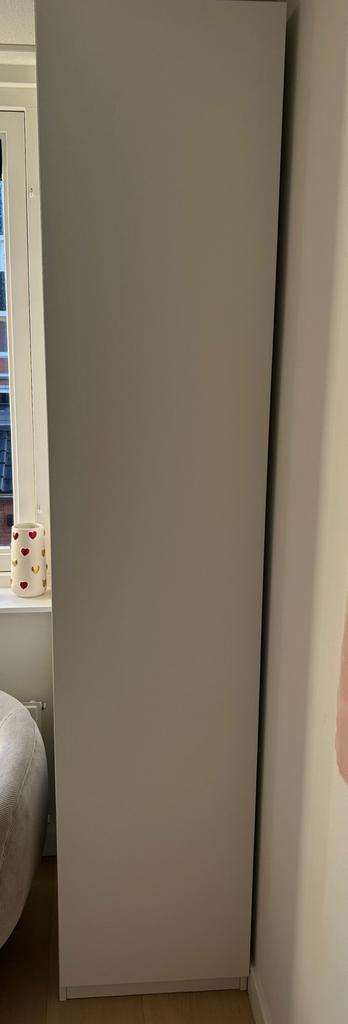Witte Pax kast IKEA (50x58x236)met lades en planken