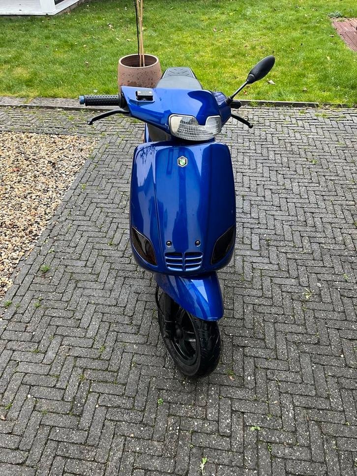 70cc type 3 - Donkerblauw met WOK, Fietsen en Brommers, Snorfietsen en Snorscooters, Gebruikt, Piaggio, Tweetakt, Ophalen of Verzenden