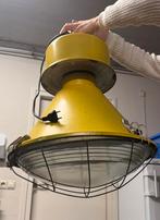 Twee Robuuste Lampen - Industrieel Design, Huis en Inrichting, Ophalen, Gebruikt, Metaal, Minder dan 50 cm