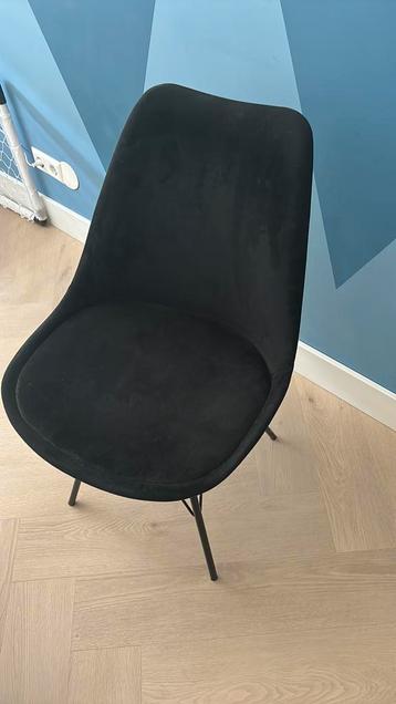 Zwarte bureaustoel / eetstoel beschikbaar voor biedingen