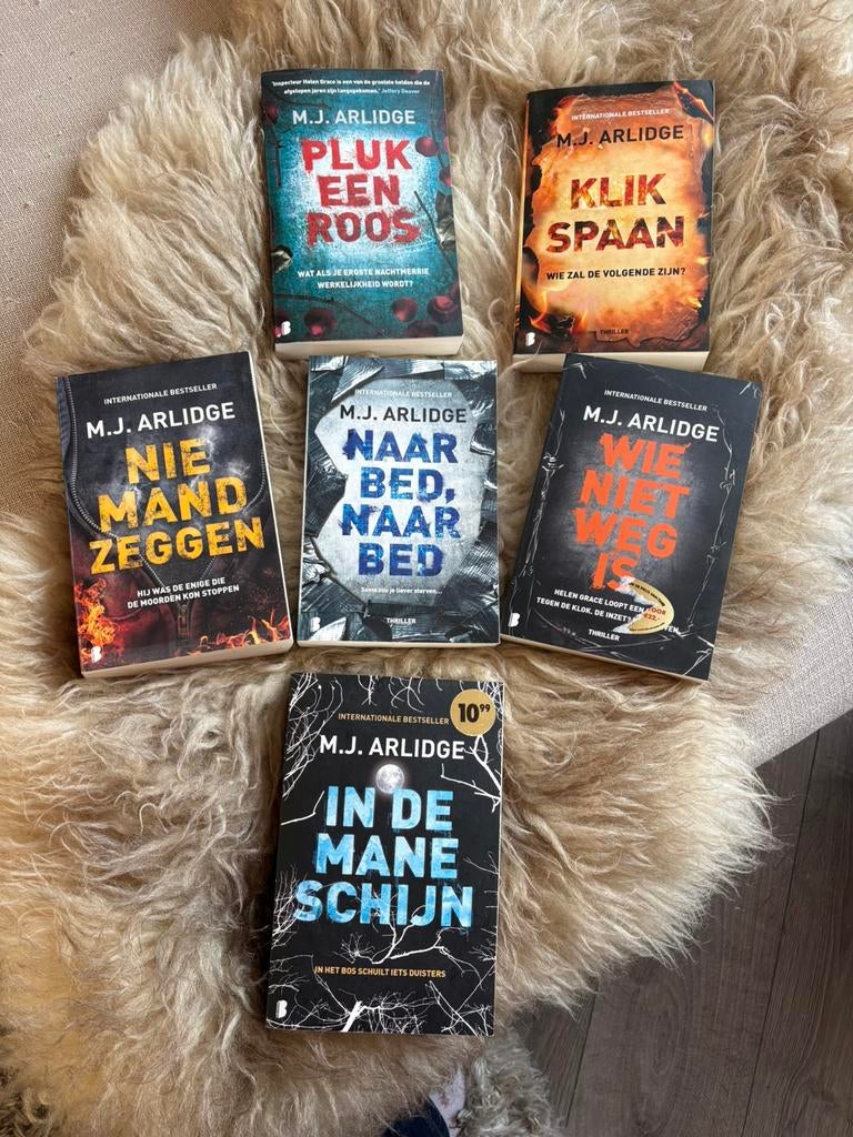 Verschillende boeken m j arlidge, Ophalen of Verzenden, Zo goed als nieuw