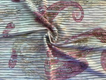 Lap stof stretch tricot Paisley motief rose beige 150x130 cm beschikbaar voor biedingen