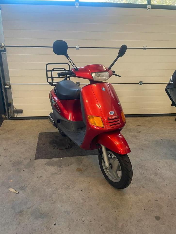 Piaggio zip type 50cc 2t brom mogelijk van eerste eigenaar, Fietsen en Brommers, Scooters | Piaggio, Zo goed als nieuw, Zip, Ophalen of Verzenden