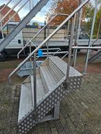Aluminium trap. Hoog 0,98 mtr. Nob152, Doe-het-zelf en Verbouw, Ladders en Trappen, Ophalen, Zo goed als nieuw