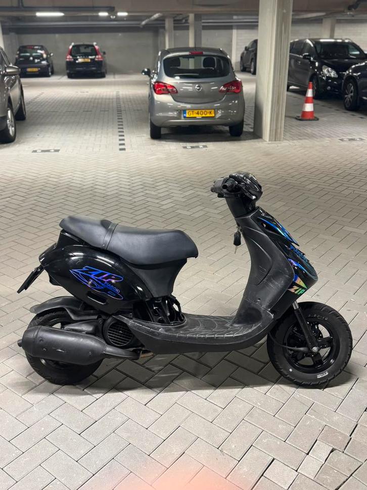 Zip 125cc Moet weg !!, Fietsen en Brommers, Scooters | Piaggio, Zo goed als nieuw, Zip, Tweetakt, Ophalen of Verzenden