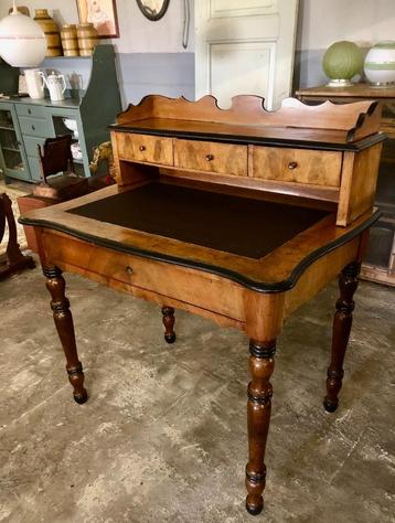 Antiek bureau, secretaire, schrijftafel, damesbureau beschikbaar voor biedingen