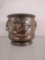 Antieke Koperen Bloempot met Reliëf, Antiek en Kunst, Ophalen of Verzenden
