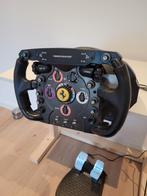 PS4 thrustmaster F1 Stuur compleet met pedalen., Ophalen of Verzenden, Zo goed als nieuw