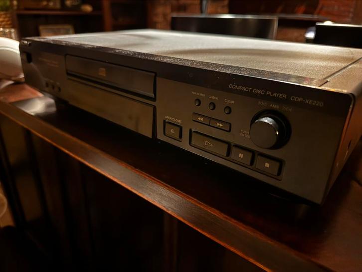 Sony CDP XE-220 CD speler, Antiek en Kunst, Antiek | Tv's en Audio, Ophalen
