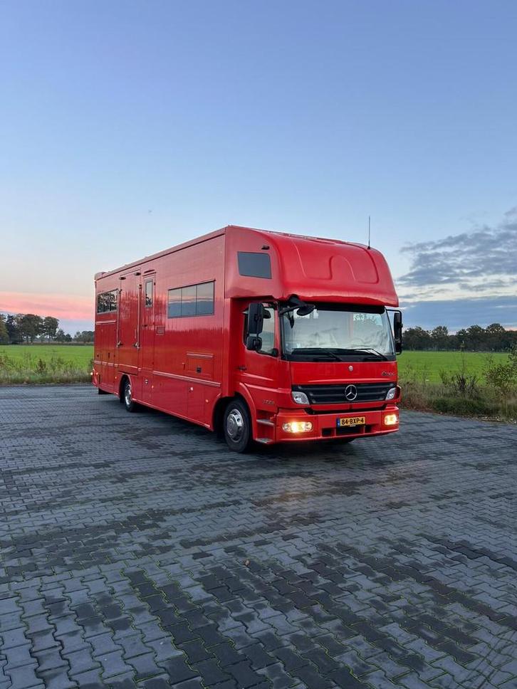 Mercedes-Benz Atego Mercedes Atego STX 5 Paards super condit, Auto's, Vrachtwagens, Bedrijf, Achteruitrijcamera, Lederen bekleding