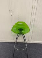 2 barkrukken in het groen voor 70 euro, 2 krukken, Ophalen, Kunststof, 60 tot 90 cm