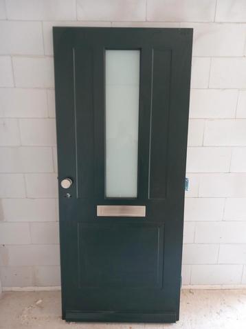 Voordeur met dubbele glas erin  beschikbaar voor biedingen