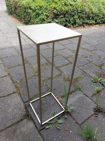 Sokkel plantentafeltje bijzettafel  70x25x25  beschikbaar voor biedingen