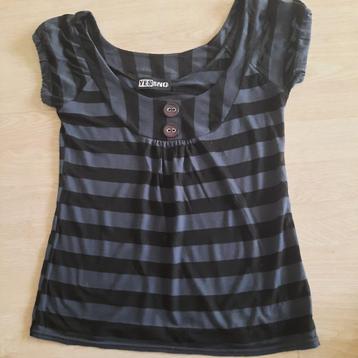 Meisjes/dames T-shirt.wijde hals mt.S zwart/rafblauw €1.50  beschikbaar voor biedingen
