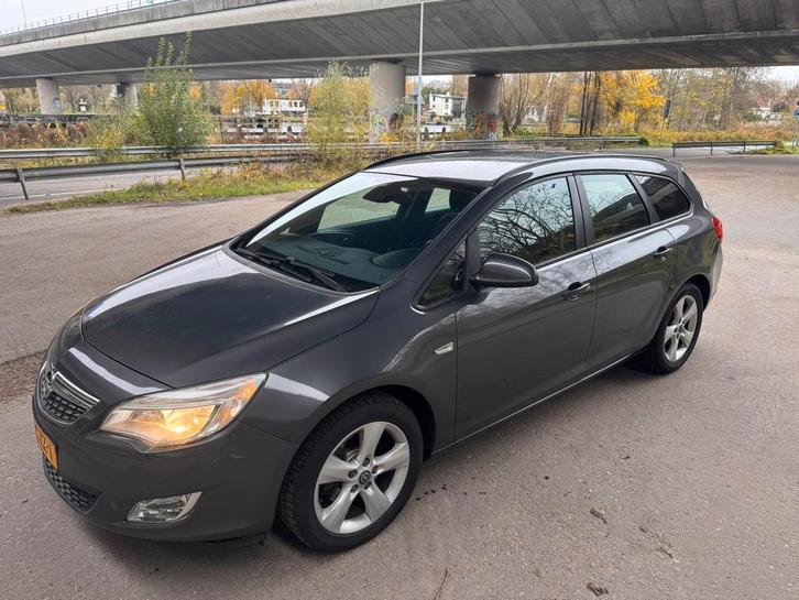 Opel Astra 1.6 Turbo 132KW Sports Tourer 2011 Grijs, Auto's, Opel, Particulier, Astra, Benzine, B, Stationwagon, Handgeschakeld