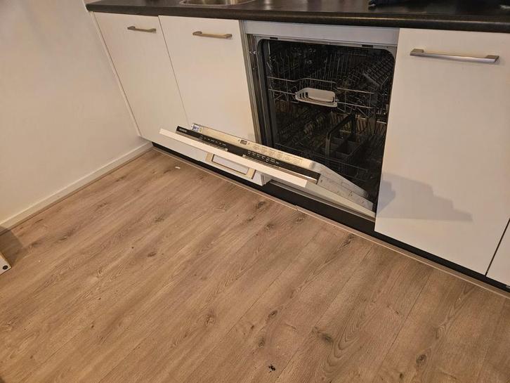 Siemens inbouw vaatwasser (incl. frontpaneel), Witgoed en Apparatuur, Vaatwasmachines, Zo goed als nieuw, Inbouw, Minder dan 85 cm