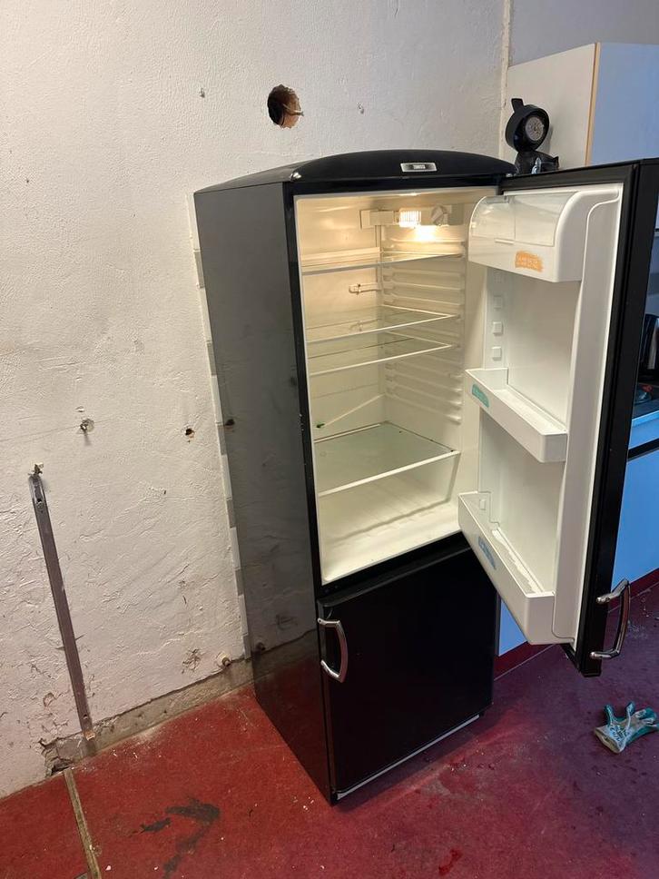 Koelvriescombinatie, Witgoed en Apparatuur, Koelkasten en IJskasten, Gebruikt, Met vriesvak, 150 tot 200 liter, 160 cm of meer