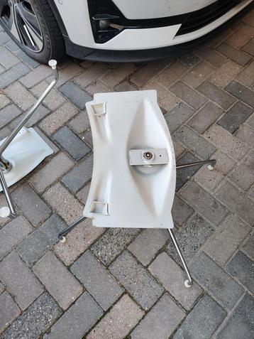 2x onderstel Arper Catifa 53 beschikbaar voor biedingen