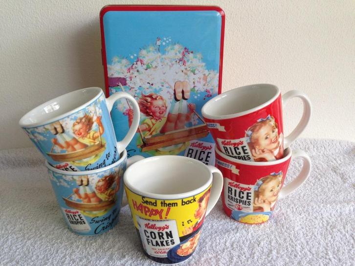 💙Vintage look KELLOGG'S 5 MOKKEN & BLIK uit 2005., Huis en Inrichting, Keuken | Servies, Zo goed als nieuw, Kop(pen) en/of Schotel(s)