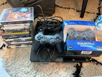 Playstation 3 + 11 spellen + 2 controllers beschikbaar voor biedingen