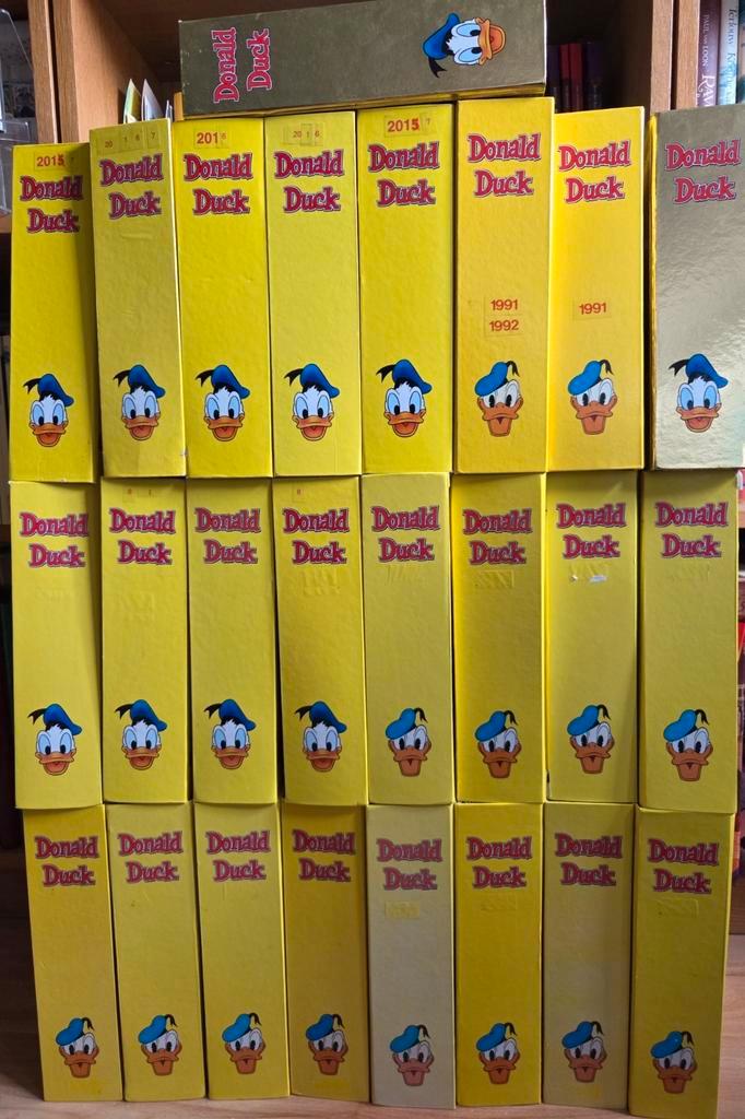25 Donald Duck verzamelbanden mèt inhoud., Boeken, Kinderboeken | Jeugd | onder 10 jaar, Gelezen, Ophalen