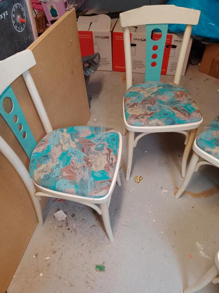 4 Houten Stoelen met Kleurrijke Bekleding, Huis en Inrichting, Stoelen, Ophalen of Verzenden