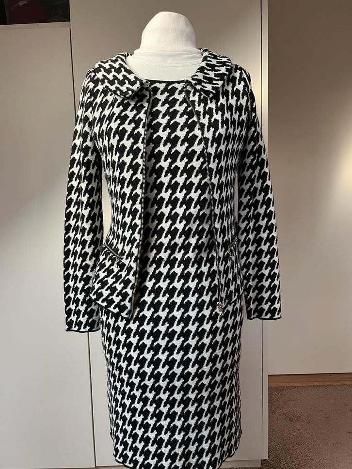 Sem Per Lei Jurk met Jasje - Gebreid, Kleding | Dames, Jurken, Zo goed als nieuw, Maat 38/40 (M), Zwart, Boven de knie, Ophalen of Verzenden