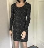 Nauwsluitende mini-jurk met snake-print grijs/ zwart, Maat 38/40 (M), Ophalen of Verzenden, Zo goed als nieuw, Grijs