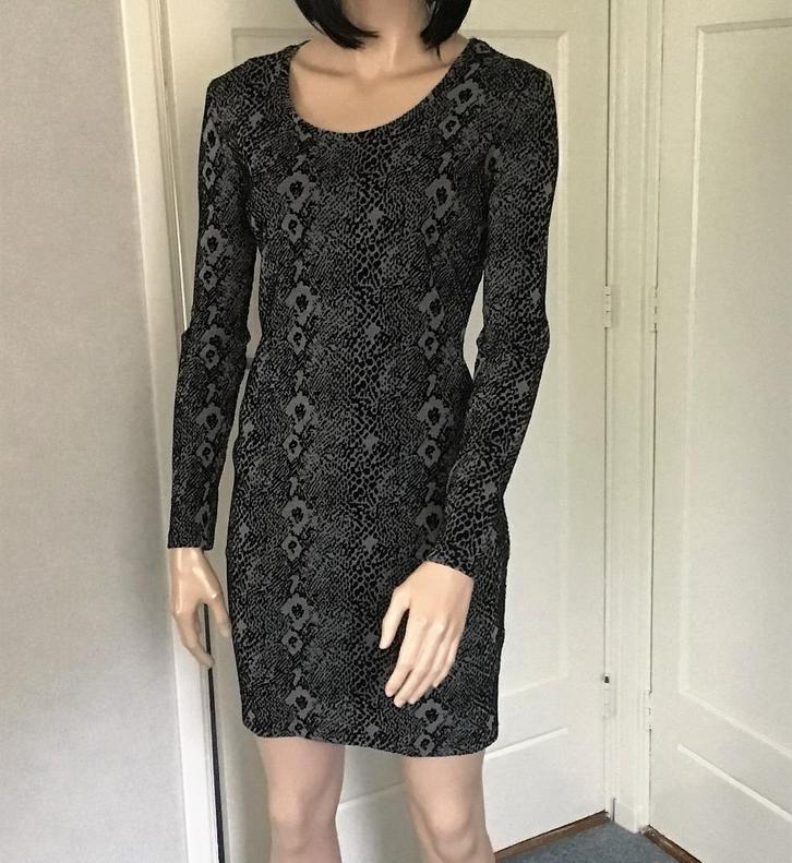 Nauwsluitende mini-jurk met snake-print grijs/ zwart, Kleding | Dames, Jurken, Zo goed als nieuw, Maat 38/40 (M), Grijs, Boven de knie