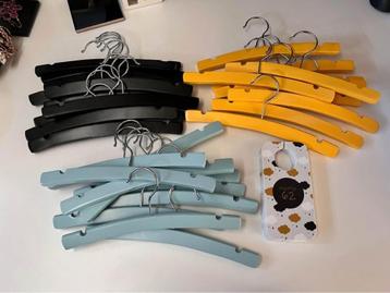 Kinderkleding hangertjes Babykleding hangers Kledingmaat mar beschikbaar voor biedingen