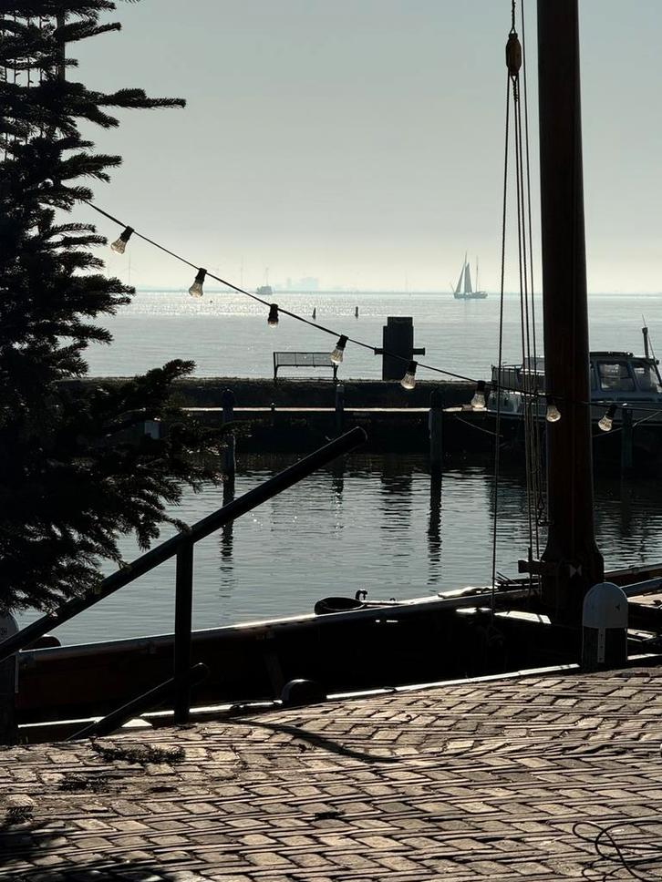 Financieel stabiel stel zoekt Studio regio A'dam/Amersfoort, Huizen en Kamers, Op zoek naar een kamer