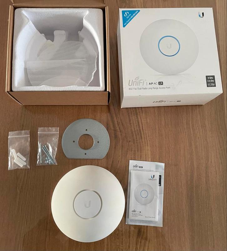 Ubiquiti UniFi AP AC LR - Gebruikt in doos, Computers en Software, Accesspoints, Gebruikt, Ophalen of Verzenden