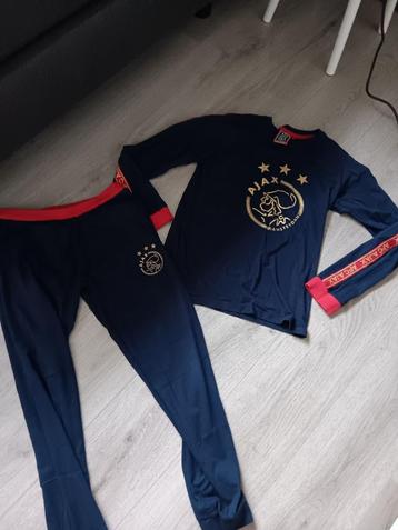 Ajax pyama maat 176 beschikbaar voor biedingen