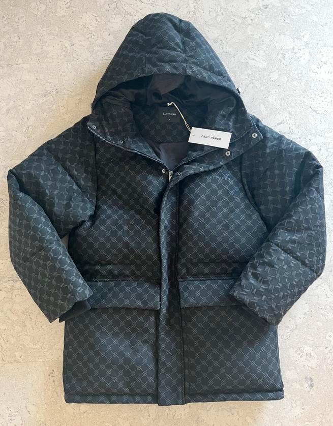 Daily Paper heren winterjas maat L/XL!, Kleding | Heren, Jassen | Winter, Zo goed als nieuw, Maat 56/58 (XL), Zwart, Ophalen of Verzenden