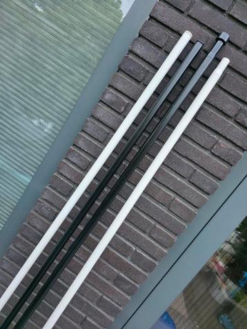 4 stuks Ikea Gordijnroede - 2*zwart en 2*wit prijs samen beschikbaar voor biedingen