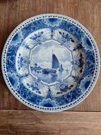 Groot Delfts Blauw wandbord met zeilschip., Antiek en Kunst, Antiek | Wandborden en Tegels, Ophalen of Verzenden