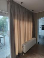 Taupe gordijn, Huis en Inrichting, Stoffering | Gordijnen en Lamellen, Ophalen, Zo goed als nieuw, 200 cm of meer, 200 cm of meer